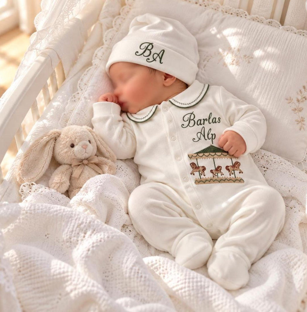Zartlicht® Personalisierte Baby-Erstlingsausstattung aus Bio-Baumwoll-Jersey – 4-teiliges Set mit Wunschnamen & Doppel-Lagen Decke